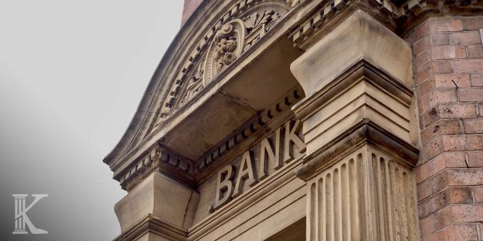 Front budynku z napisem Bank