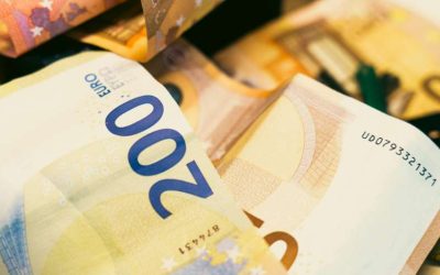 Kredyt w euro – czy warto pozywać bank? Różnice między kredytami we frankach a w euro