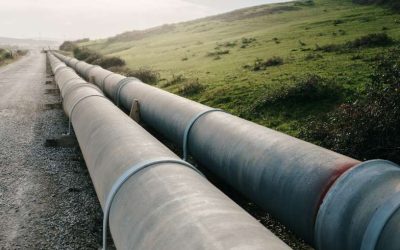 Służebność przesyłu a ograniczenia w korzystaniu z działki – co powinien wiedzieć właściciel?