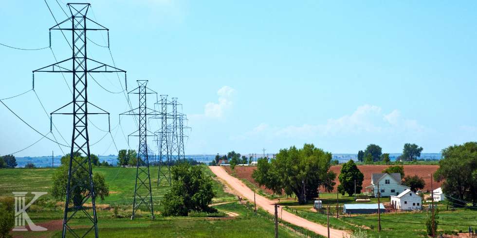 Słup niskiego napięcia