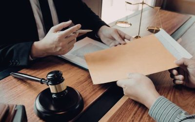 Jak przygotować się do pierwszej rozmowy z prawnikiem o upadłości? Praktyczny poradnik i checklista do pobrania