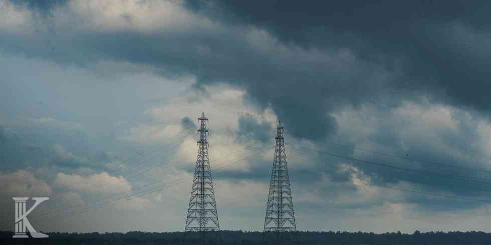 Słup wysokiego napięcia