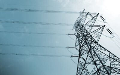 Linia energetyczna na działce. Kiedy przysługuje wynagrodzenie za bezumowne korzystanie z nieruchomości?